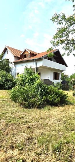 Casă cu 5 camere cu Teren 3000 Mp în Dârvari