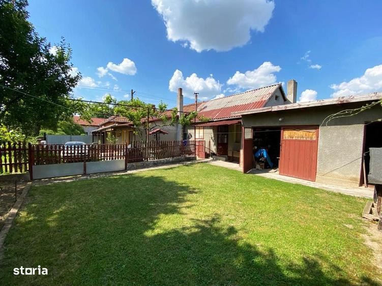 Casă cu 4 camere cu Teren 1230 Mp în Biharia