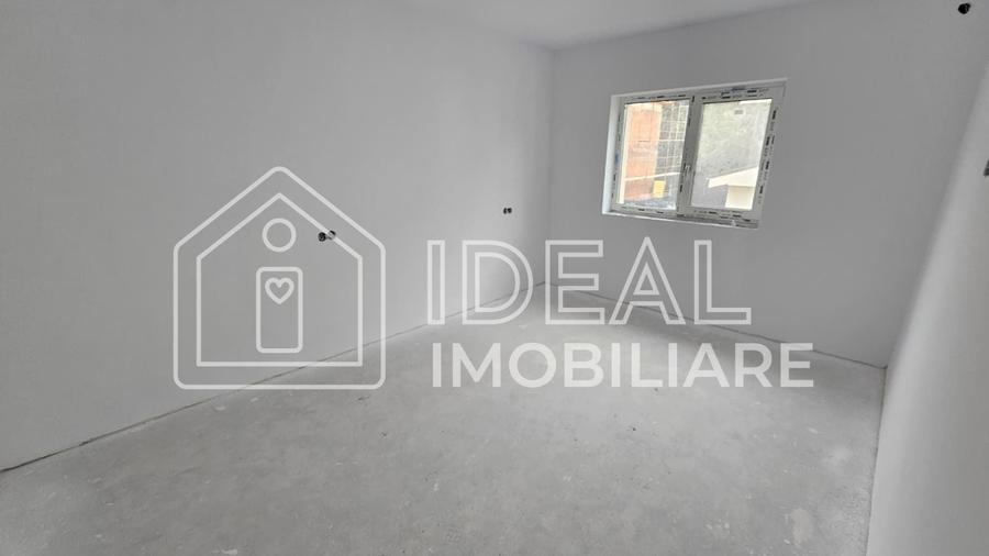 Casă individuală cu 4 camere cu Canalizare în Periferie