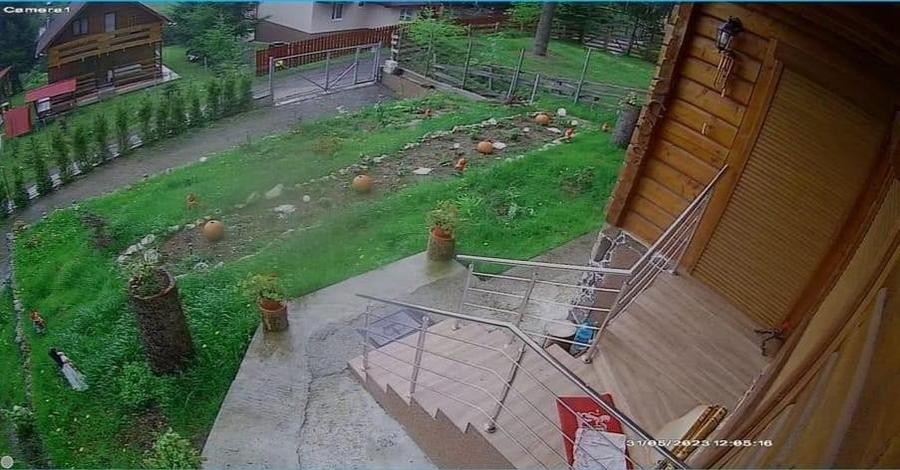 Casă individuală cu 5 camere cu Teren 2300 Mp în Mărișel