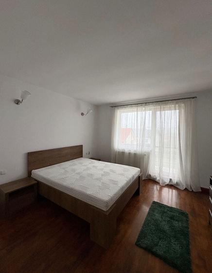 Apartament cu 3 camere decomandat, mobilat în Cetate