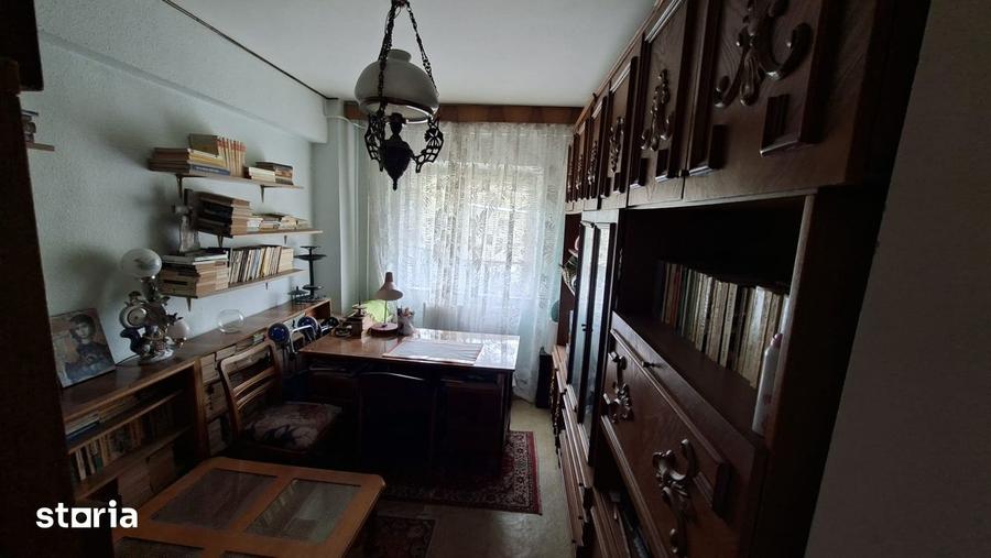Apartament cu 4 camere în Republicii