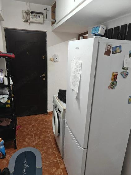 Apartament cu 3 camere semidecomandat în Tomis Nord