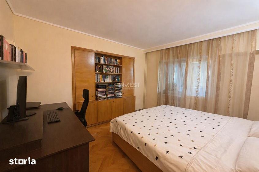 Apartament cu 3 camere decomandat în Nicolina