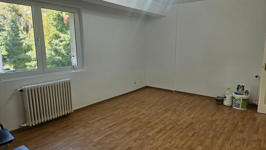 Apartament cu 3 camere în Calea Victoriei