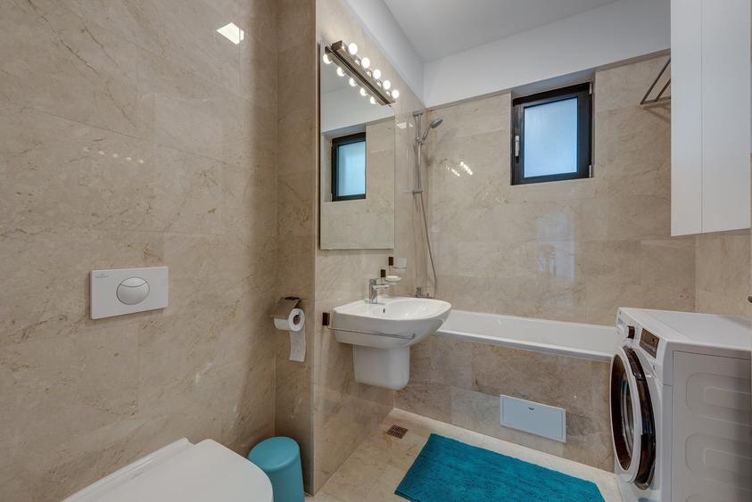 Apartament cu 3 camere semidecomandat în Cișmigiu