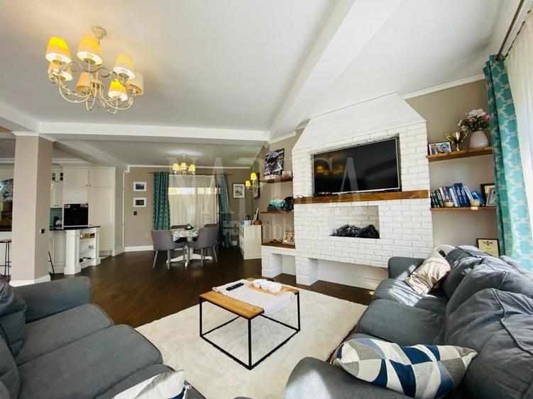 Duplex cu 4 camere cu Canalizare în Florești
