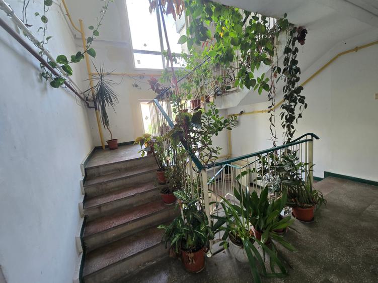 Apartament 3 camere decomandat | Centrală proprie | 2 băi | Drumul Sării - 27