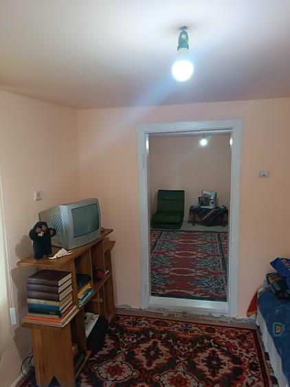casa de vinzare in com Floresti,sat.Catina,jud Prahova,4camere,gaze,apa,canalizare ,1450mp pe str principala nu are baie,15 km MORENI,15km CAMPINA, - 2