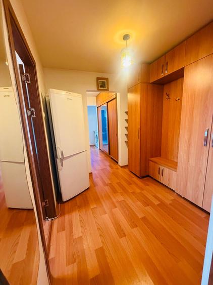 Apartament cu 3 camere decomandat, mobilat în Canta