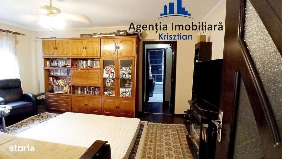 Apartament cu 3 camere semidecomandat în Micro 16