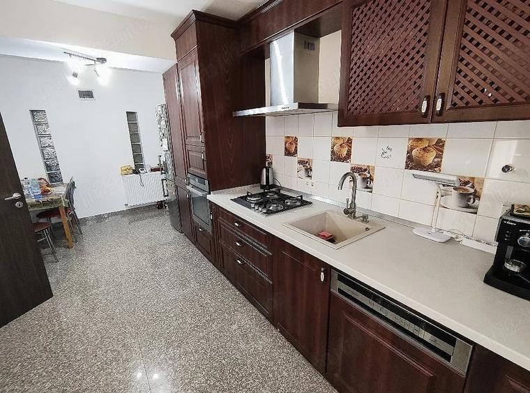 Casă cu 4 camere cu Teren 233 Mp în Calea Urseni