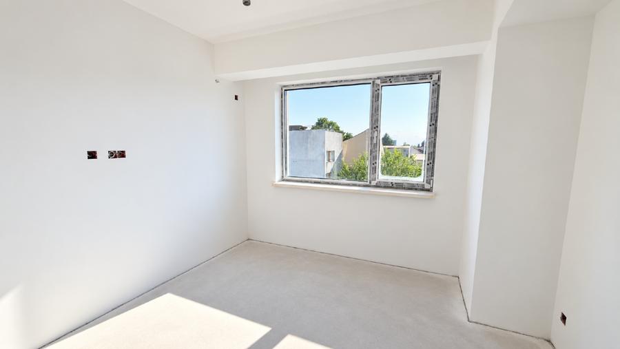 Apartament cu 2 camere decomandat în 1 Mai