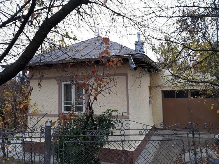 Casă cu 4 camere cu Teren 1000 Mp în Boldești
