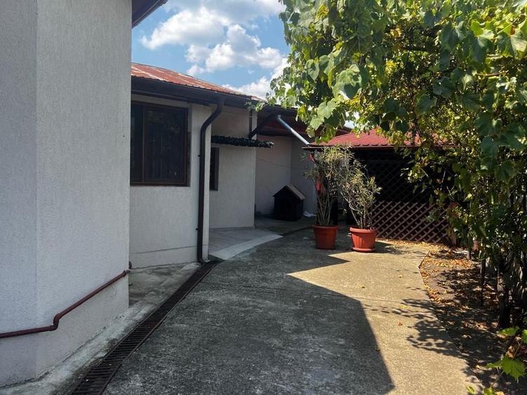Casă cu 3 camere în Aninoasa