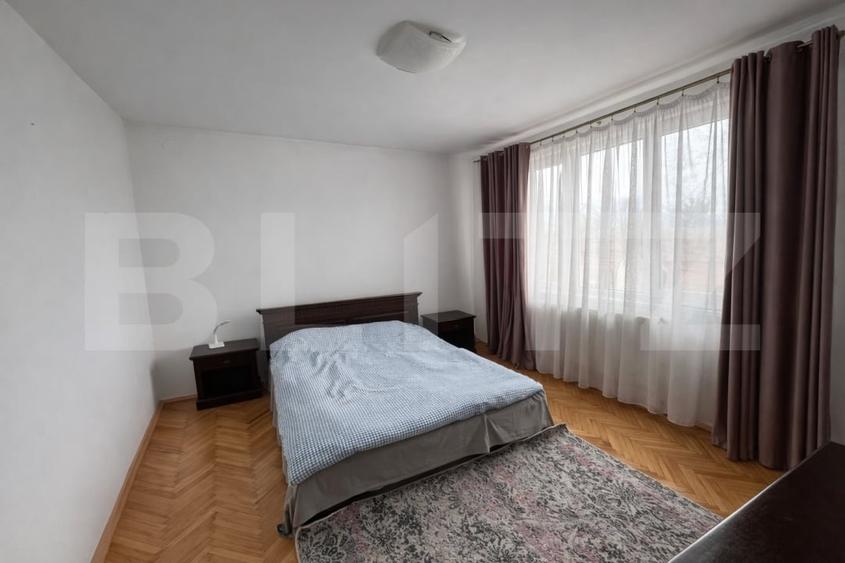 Casă individuală cu 5 camere cu Canalizare în Reghin