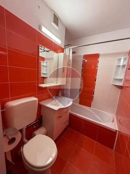 Apartament cu 2 camere, mobilat în P-ța Victoriei