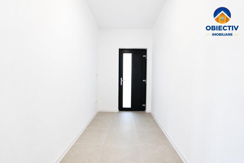 Casă individuală cu 4 camere cu Teren 500 Mp în Est