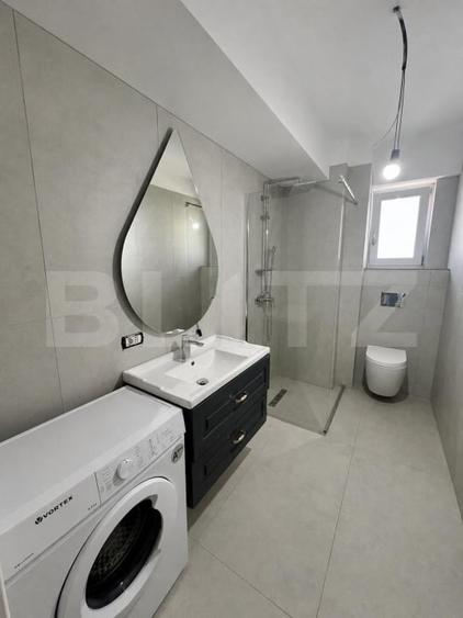 Apartament cu 3 camere semidecomandat, mobilat în Calea Severinului