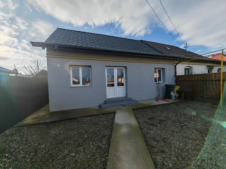 Casă individuală cu 3 camere cu Canalizare în Tache