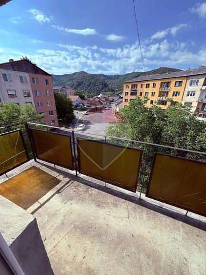 Apartament cu 3 camere de vanzare - 8