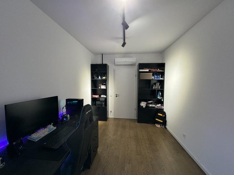 Apartament cu 3 camere semidecomandat în Herăstrău