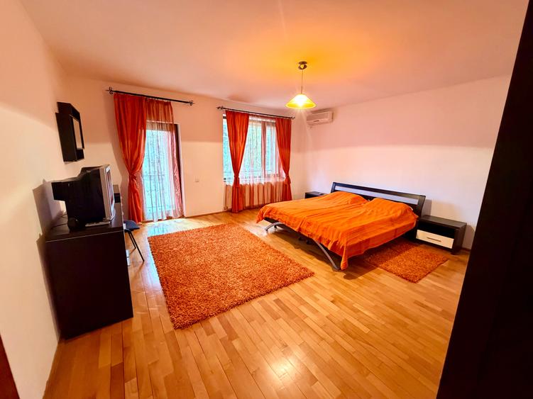Casă individuală cu 5 camere cu Canalizare în Sud