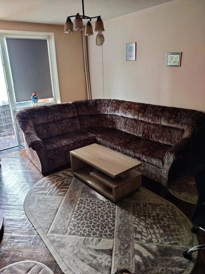 Apartament cu 3 camere semidecomandat, mobilat în Abator