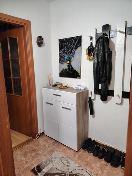 Apartament cu 4 camere semidecomandat în Central