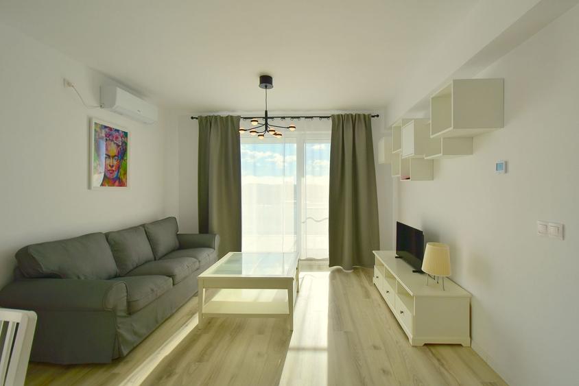Apartament cu 2 camere semidecomandat, mobilat în Lipovei