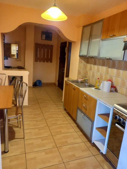 Apartament cu 2 camere decomandat în Craiovița Nouă