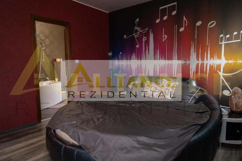 Casă individuală cu 7 camere decomandat cu Piscina în Central