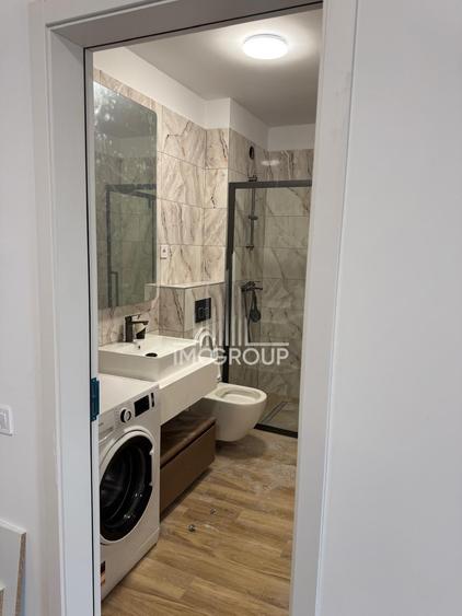 Apartament cu 3 camere semidecomandat, mobilat în Florești