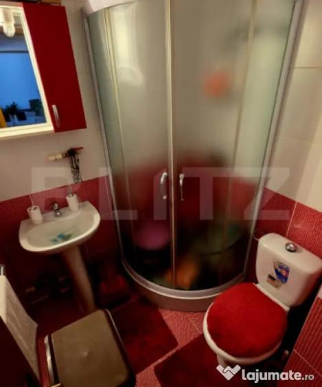 Apartament cu 4 camere decomandat în Calea Moldovei