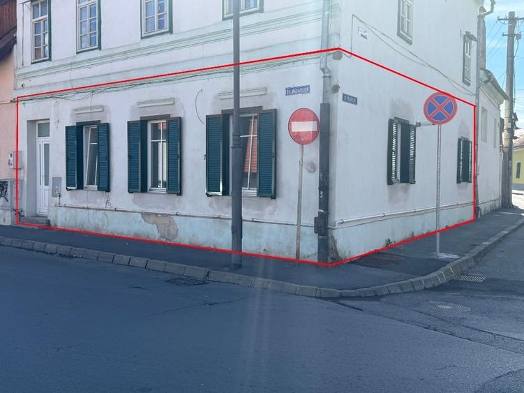 Apartament cu 4 camere decomandat în Ultracentral