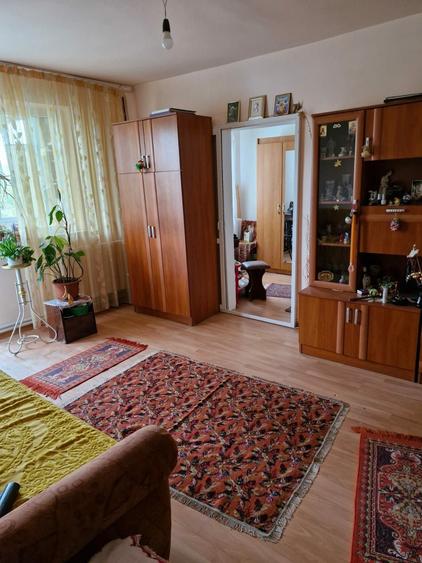 Apartament cu 2 camere semidecomandat în Exterior Vest