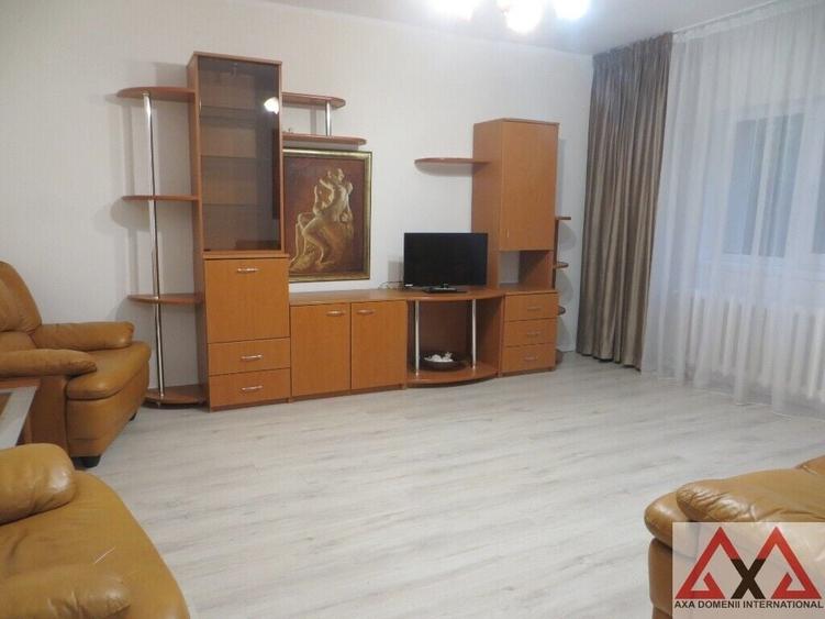 Apartament cu 3 camere decomandat, mobilat în Vitan