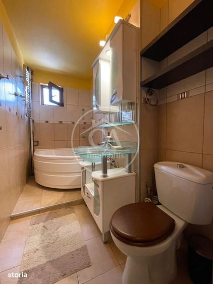 Apartament cu 3 camere decomandat în Cantemir