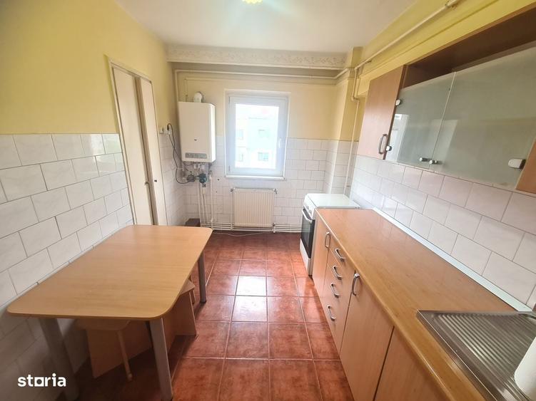 Apartament cu 2 camere decomandat în Energiei