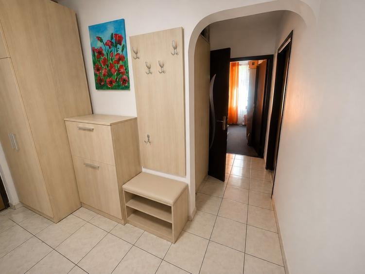Apartament cu 3 camere decomandat în Drumul Taberei