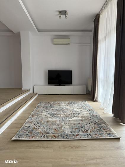 Casă cu 5 camere cu Teren 200 Mp în Central