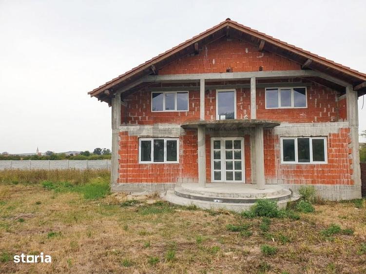 Casă cu 5 camere cu Teren 900 Mp în Tileagd