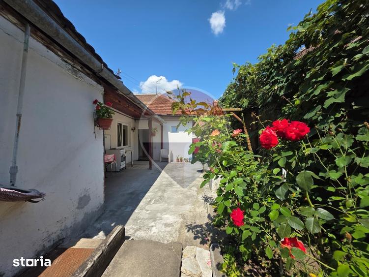 Casa cu priveli?te frumoasa ?i curte proprie-strada Anton Pann Medias - 19