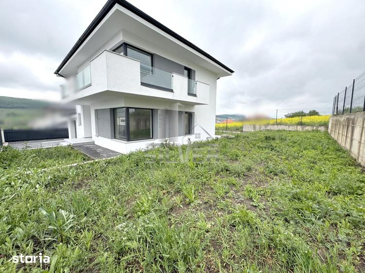 Casă cu 4 camere cu Teren 500 Mp în Chinteni