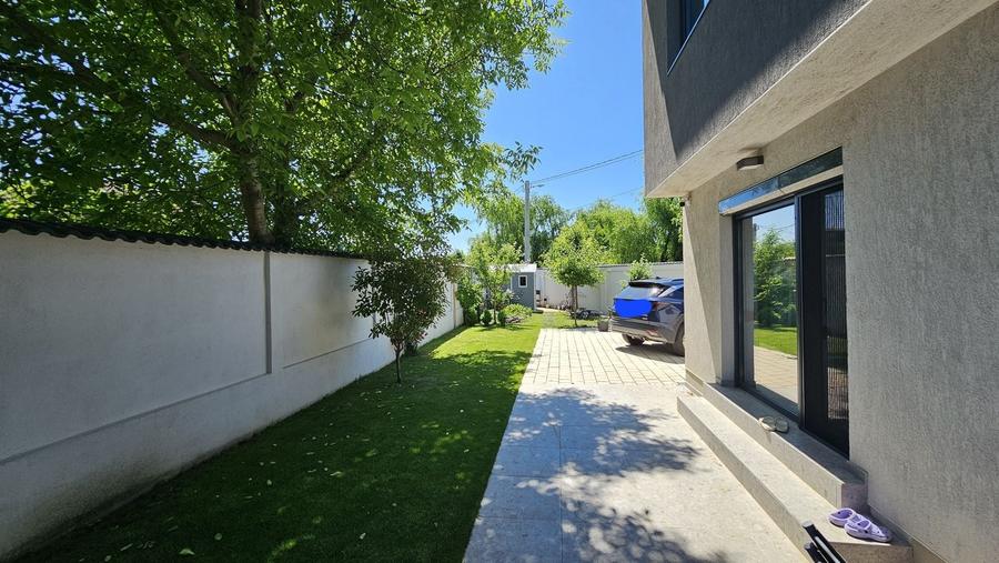 Casă cu 4 camere în Odăile