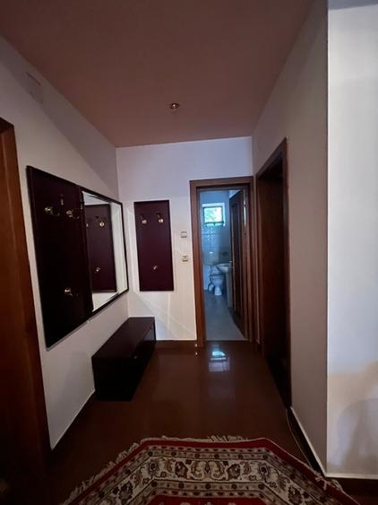 Apartament cu 5 camere decomandat, mobilat în Floreasca