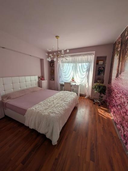 Apartament cu 4 camere decomandat, mobilat în Doamna Ghica