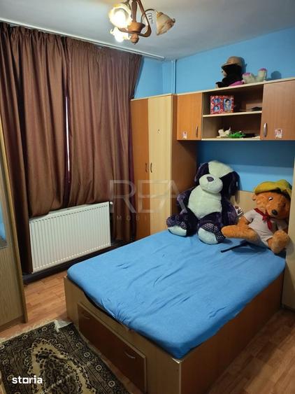 Apartament cu 3 camere, mobilat în Micro 11