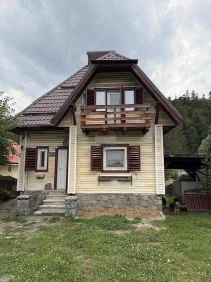 Apartament cu 3 camere semidecomandat în Cioplea