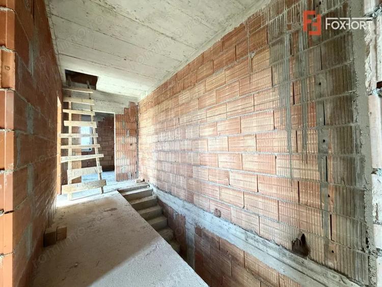 Duplex despartit prin camera tehnica, la cheie, 5 camere, in Sanandrei - 11
